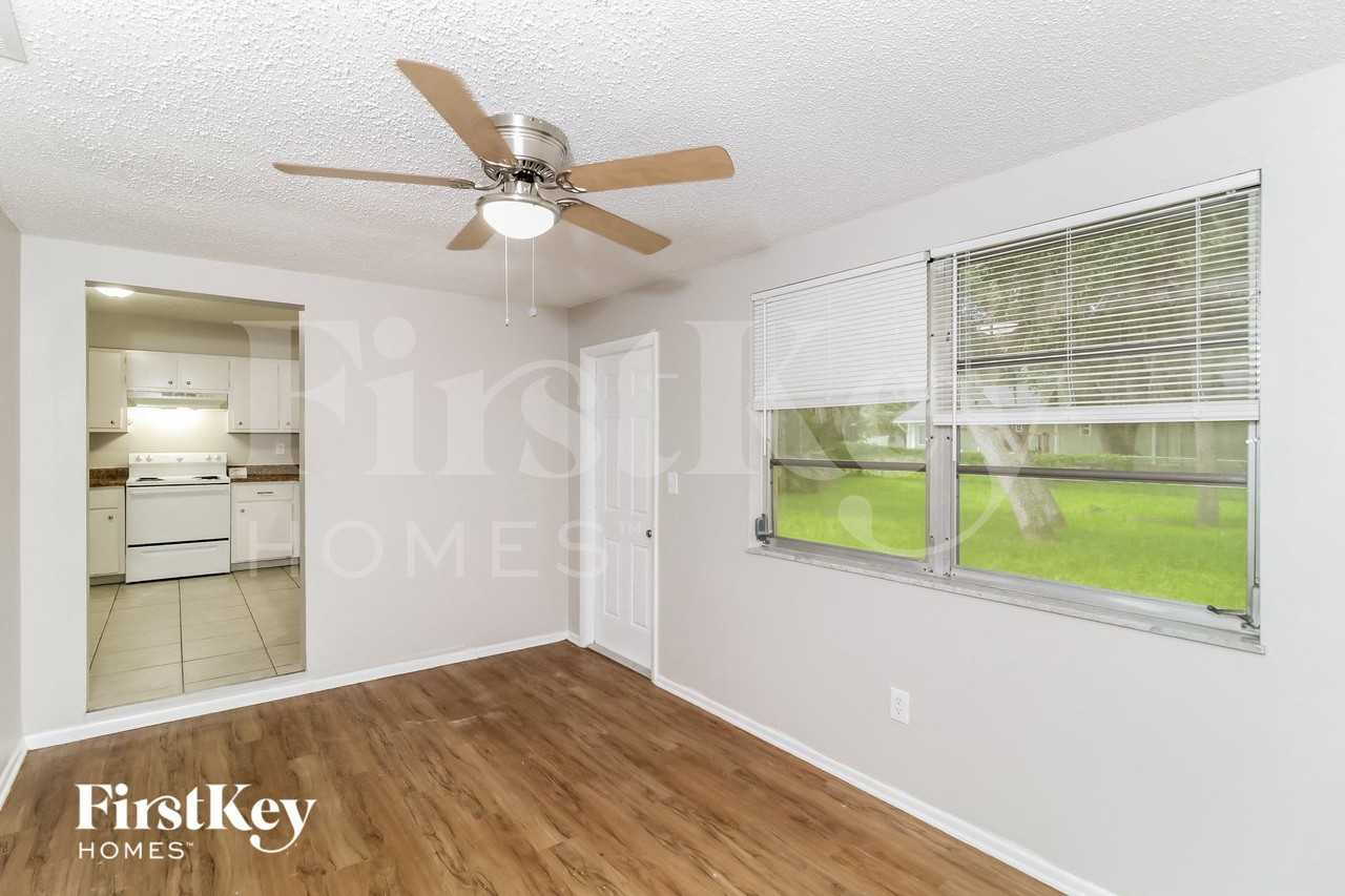 2435 Duke Ln - Photo 5 of 15