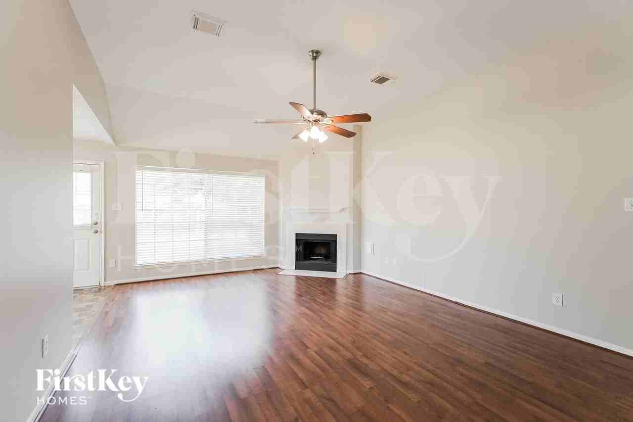 22542 Guston Hall Ln - Photo 2 of 16