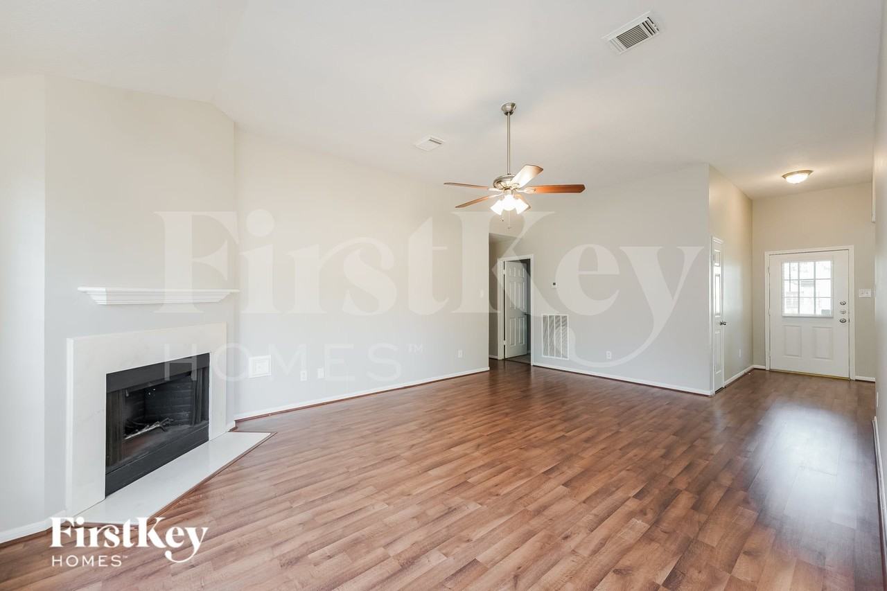 22542 Guston Hall Ln - Photo 4 of 16
