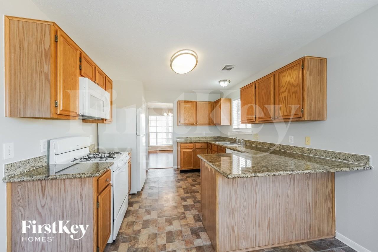 22542 Guston Hall Ln - Photo 6 of 16
