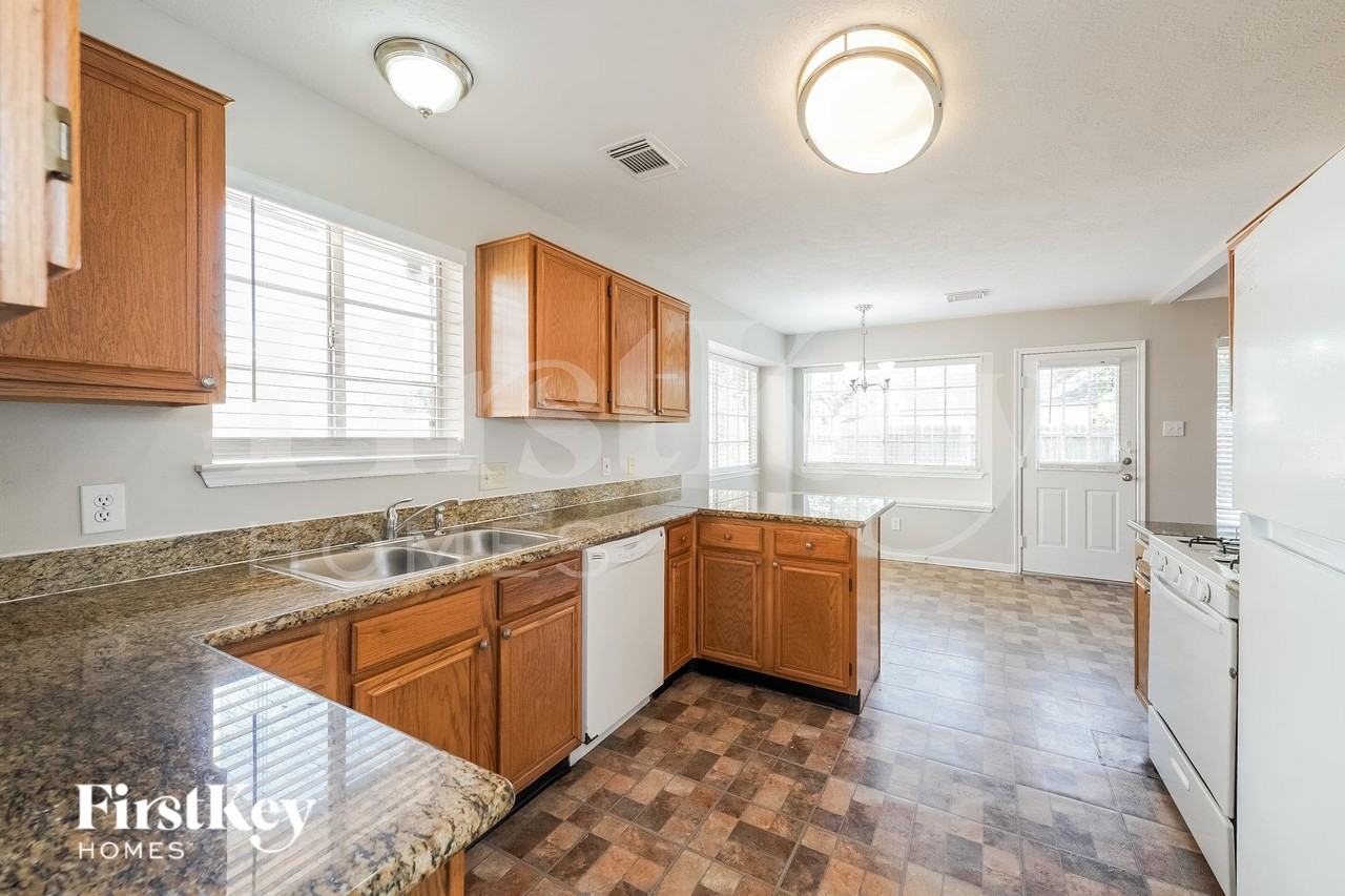 22542 Guston Hall Ln - Photo 7 of 16