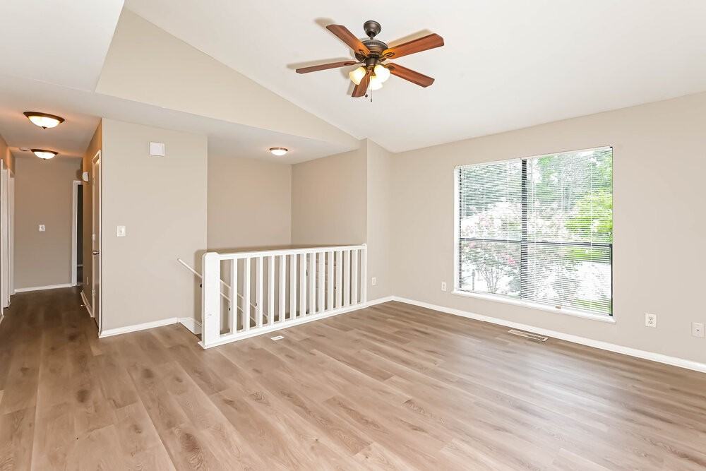 3592 Riverchase Dr - Photo 5 of 17
