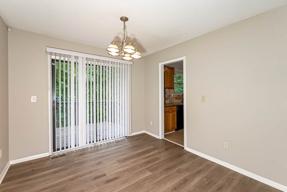 3592 Riverchase Dr - Photo 6 of 17