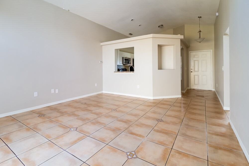 312 Riunite Cir - Photo 4 of 16