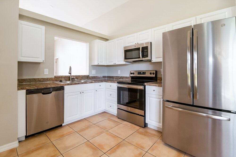 312 Riunite Cir - Photo 7 of 16
