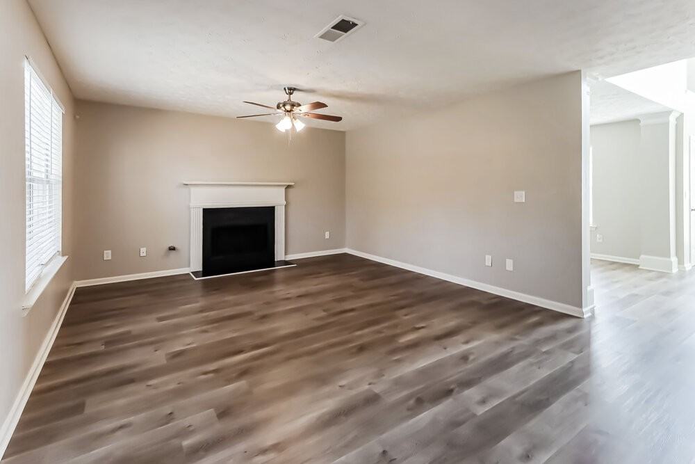 1456 Pebble Ridge Ln - Photo 4 of 17