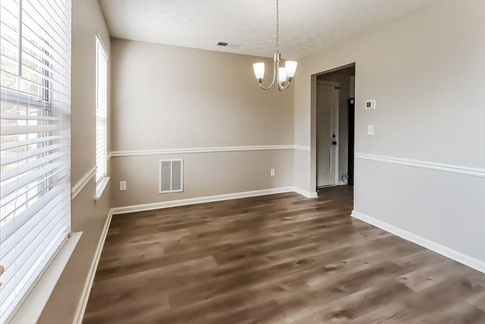 1456 Pebble Ridge Ln - Photo 5 of 17