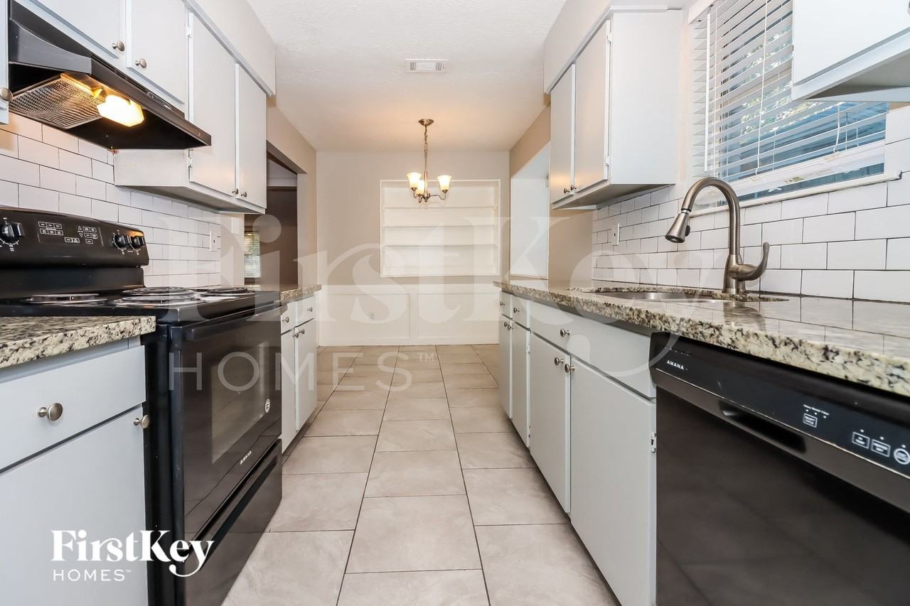 16310 Forest Bend Ave - Photo 6 of 16