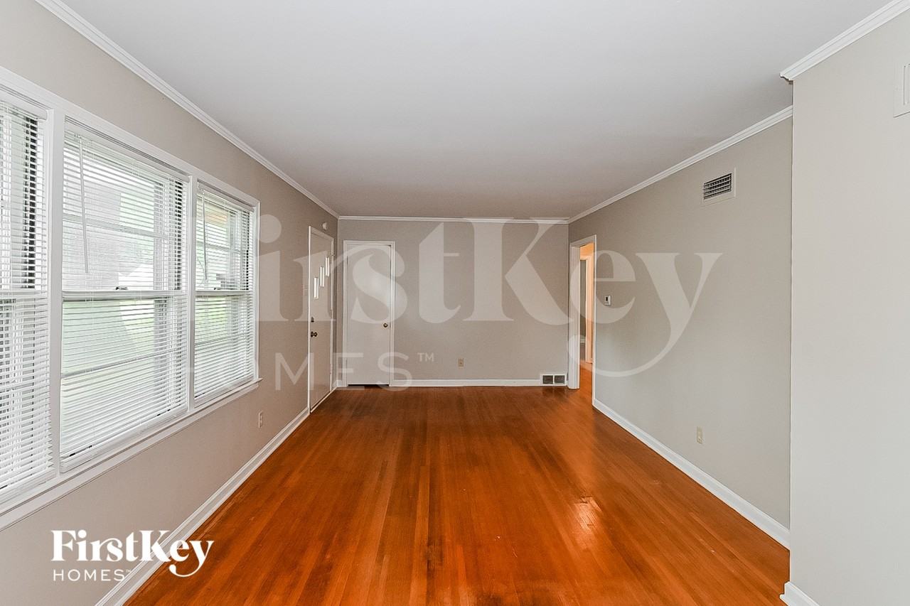 1515 Mount Moriah Rd - Photo 2 of 15