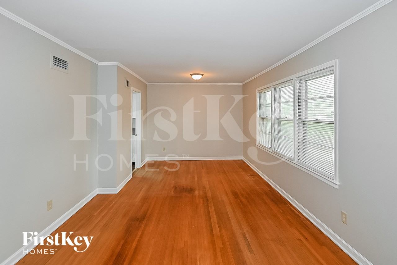 1515 Mount Moriah Rd - Photo 4 of 15