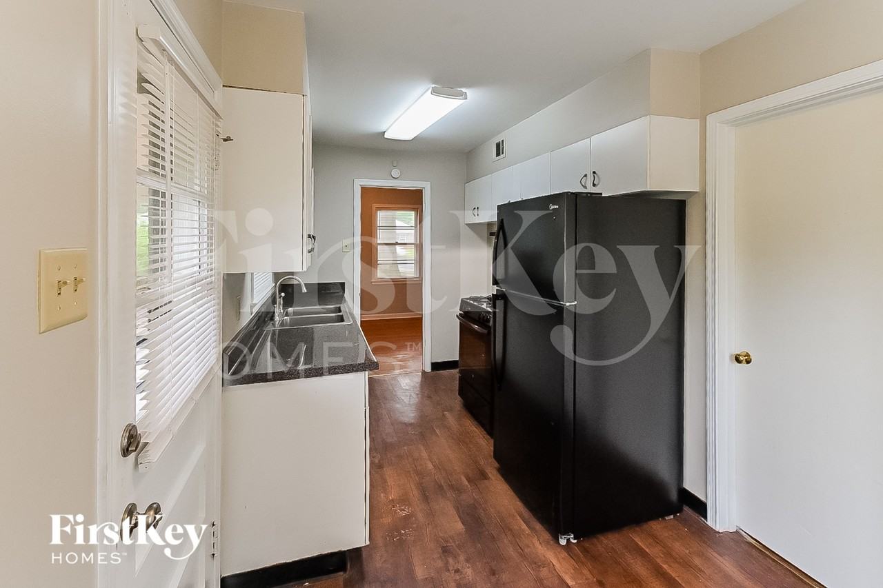 1515 Mount Moriah Rd - Photo 6 of 15