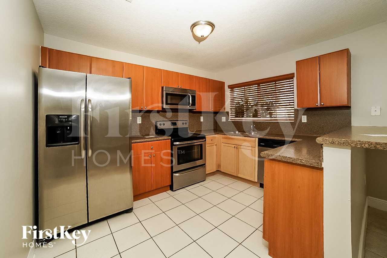 14054 Swstreet #105 - Photo 6 of 16