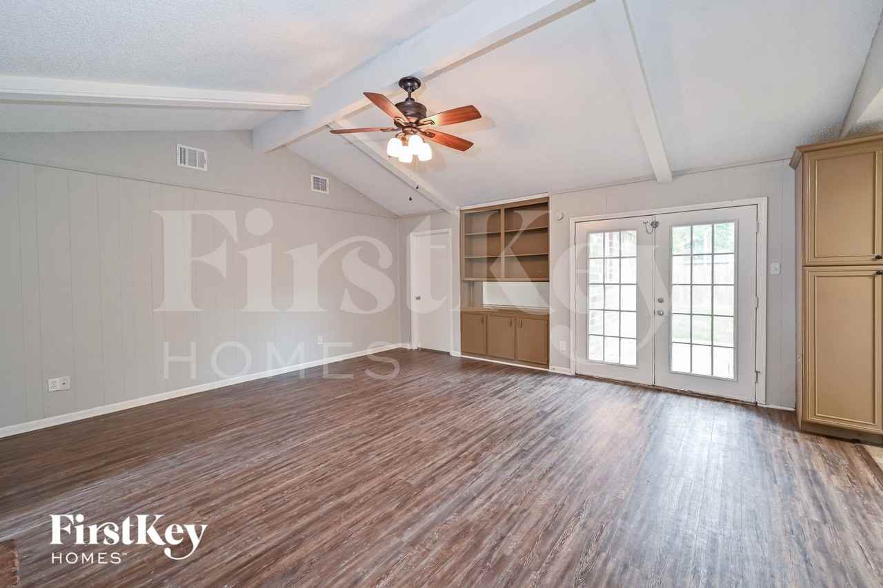13706 Oleoke Ln - Photo 3 of 16