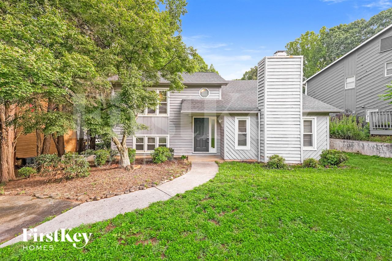 137 Carrisbrooke Ln