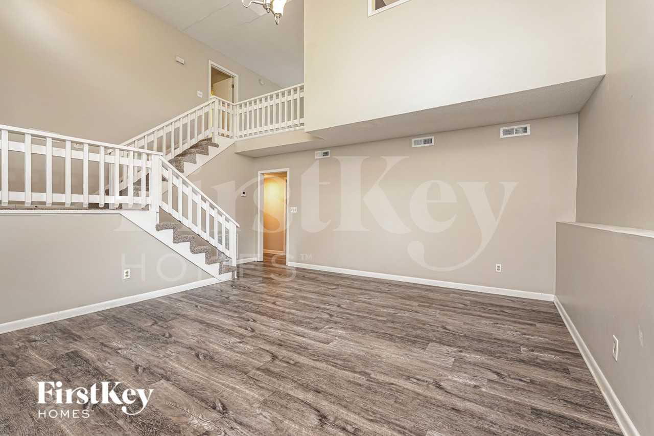 137 Carrisbrooke Ln - Photo 5 of 19