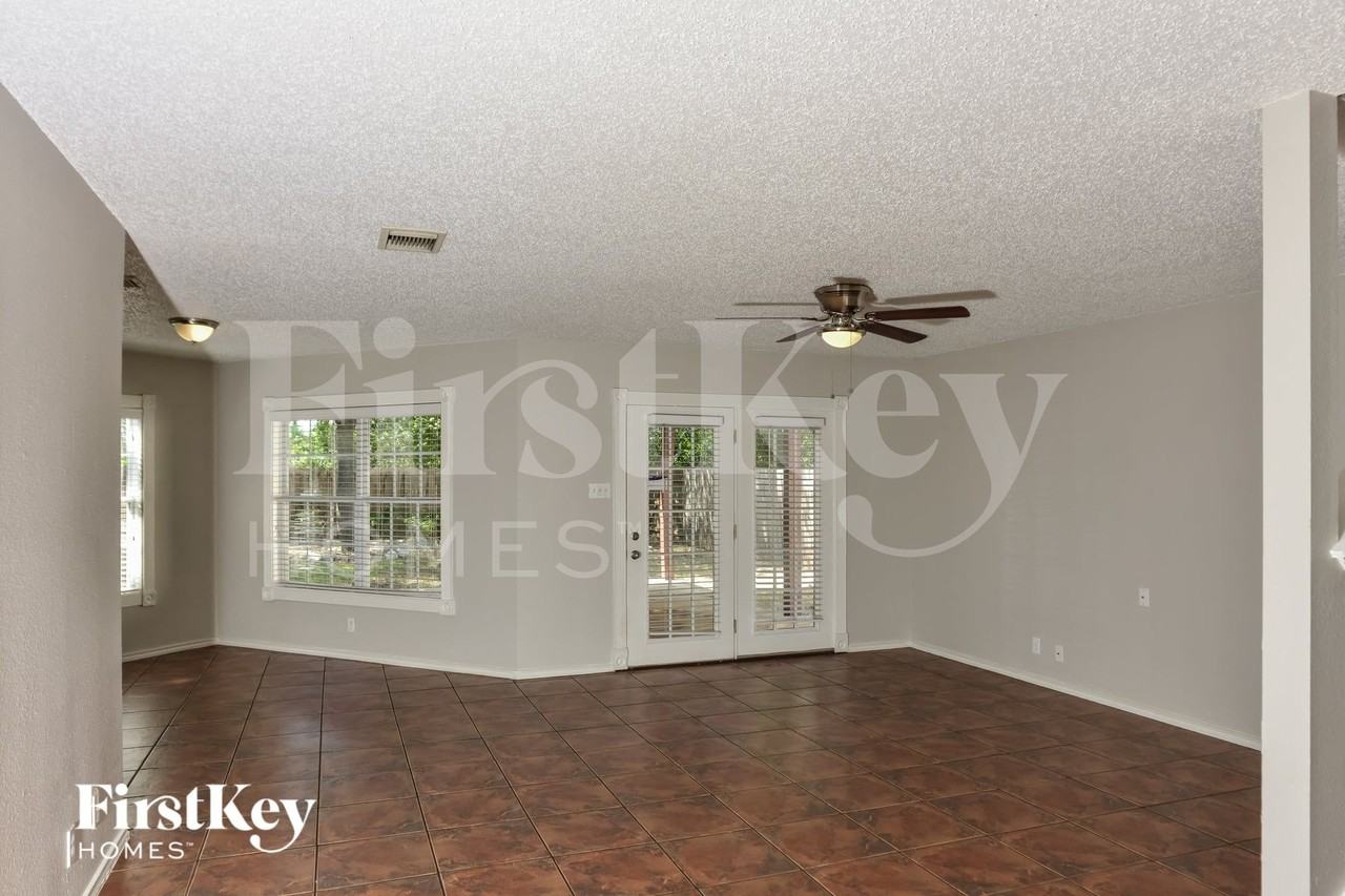 13391 Greenstone - Photo 2 of 16