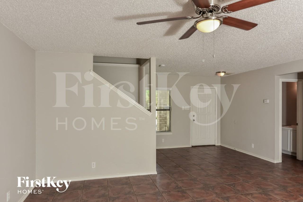 13391 Greenstone - Photo 3 of 16