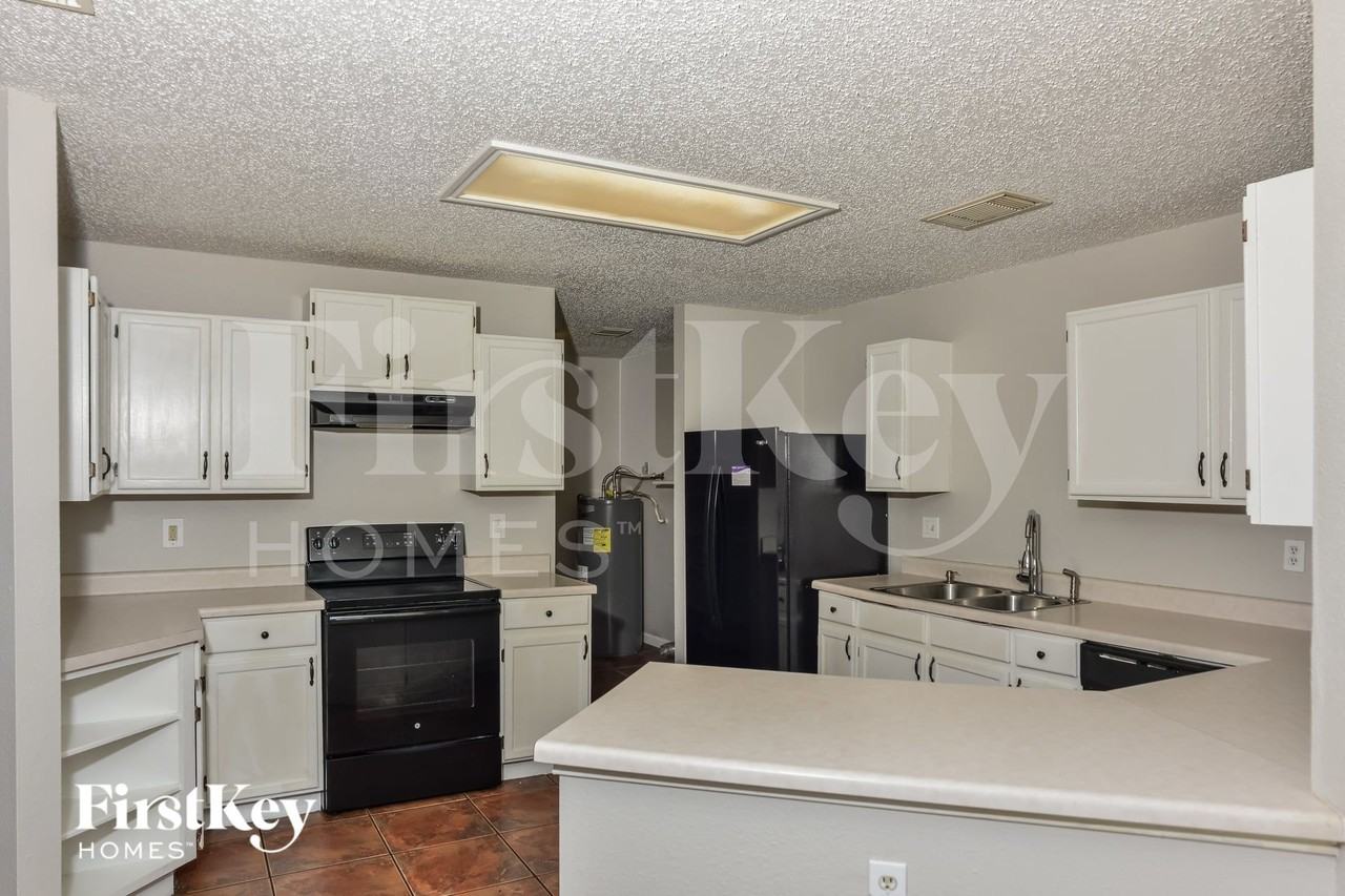 13391 Greenstone - Photo 4 of 16