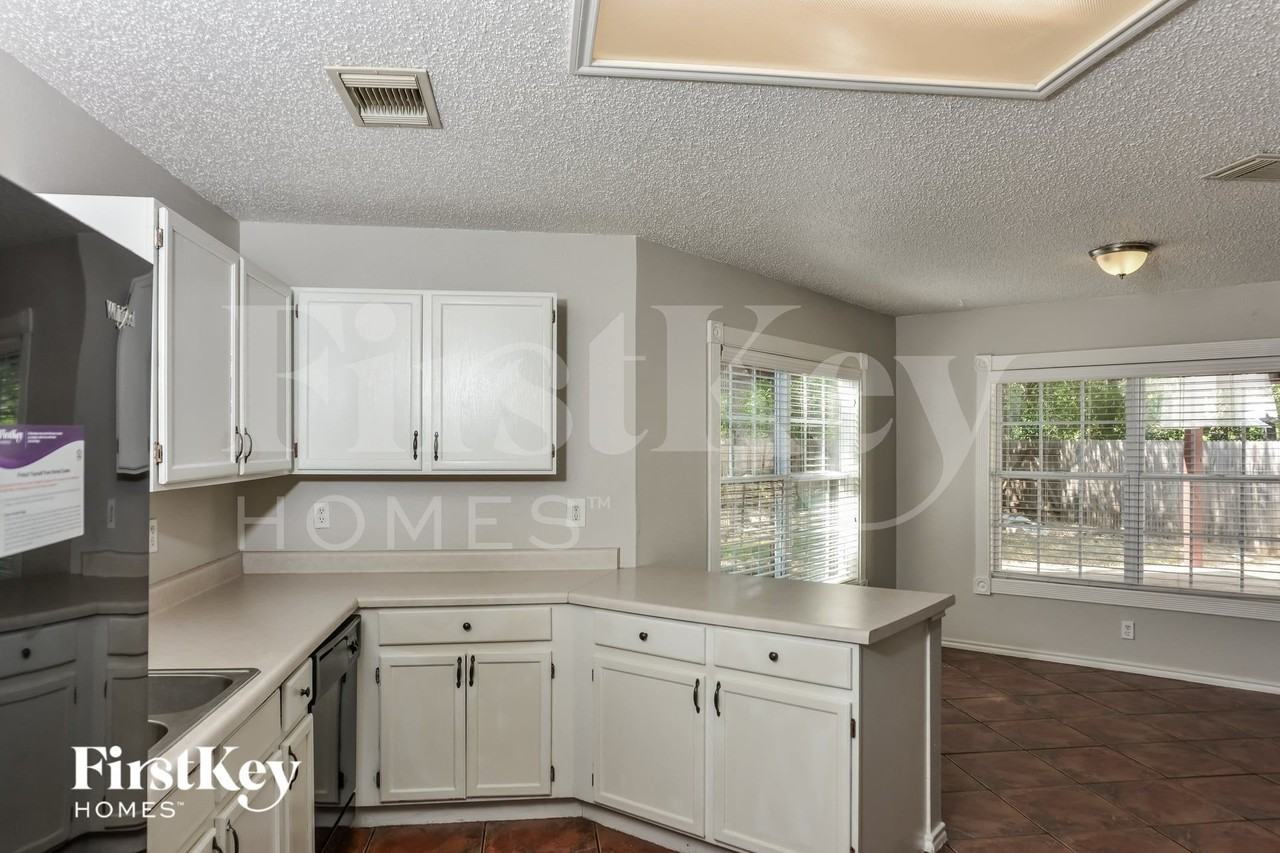 13391 Greenstone - Photo 5 of 16