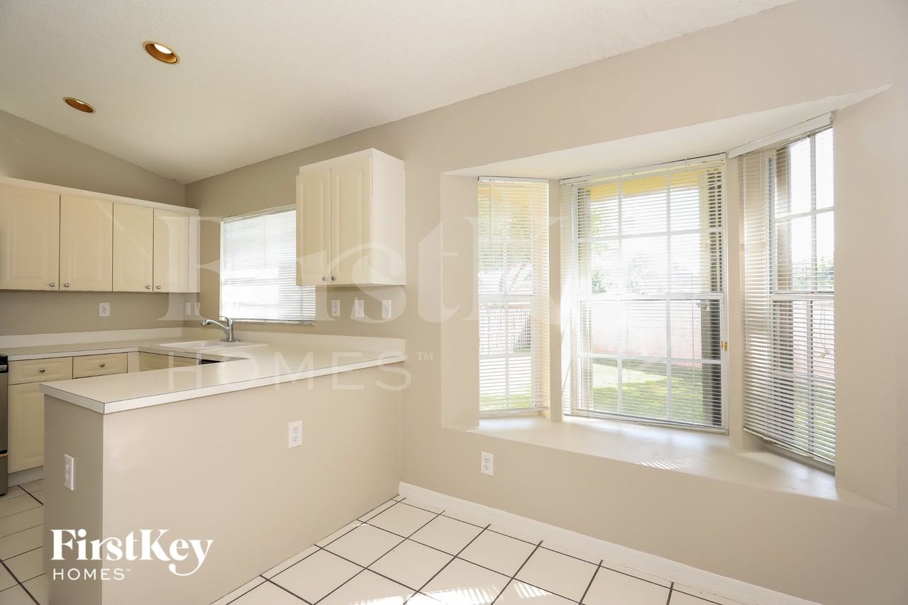 12324 Solana Rd - Photo 6 of 15