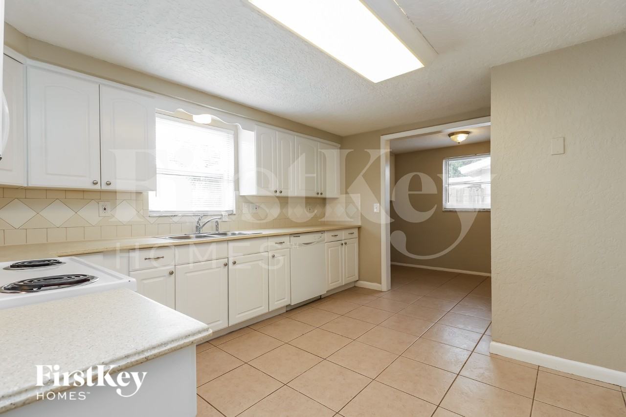 11221 Nome Ave - Photo 6 of 15