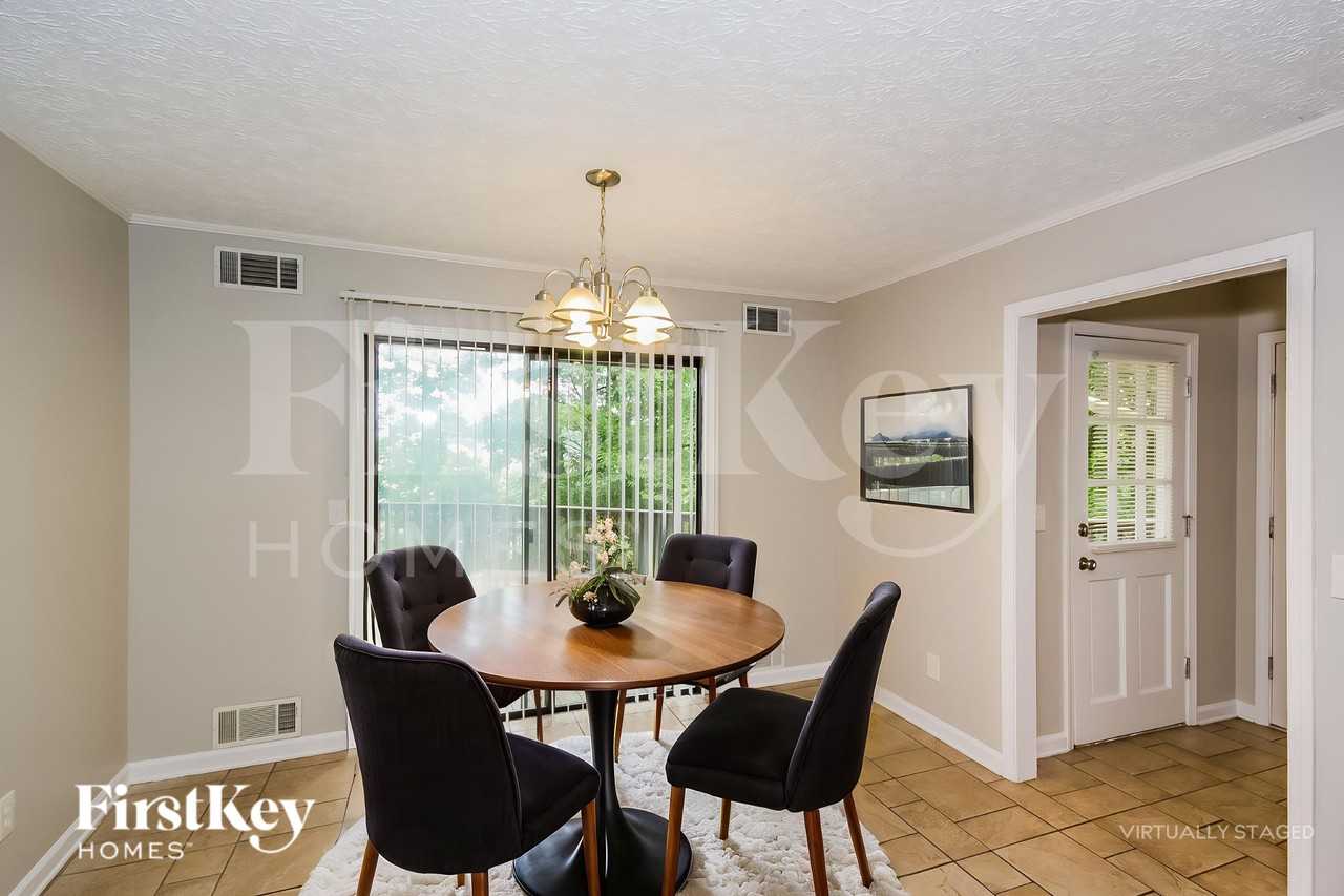 1105 Honeysuckle Dr - Photo 6 of 18