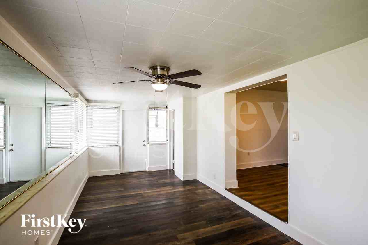 10020 Swstreet - Photo 7 of 19