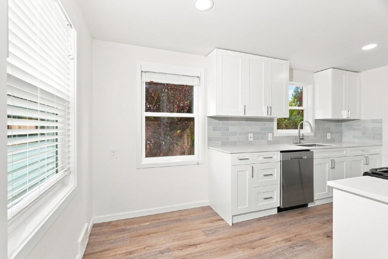 4222 27th Ave W - Photo 5 of 15