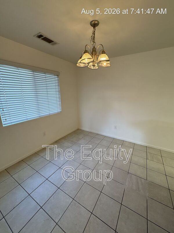 2544 W Lark Ave - Photo 5 of 18