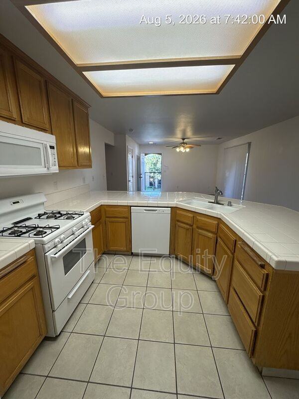 2544 W Lark Ave - Photo 6 of 18