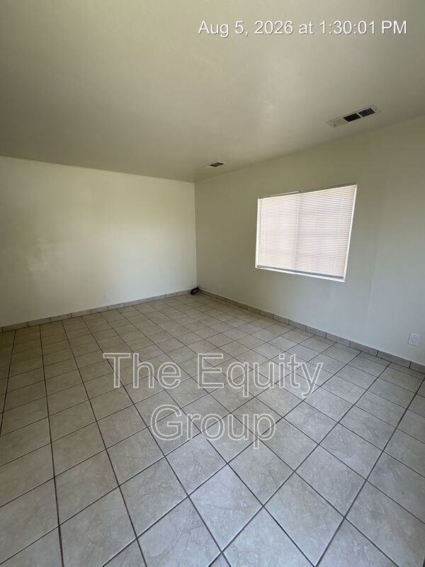 324 S Crespi Ave - Photo 4 of 14