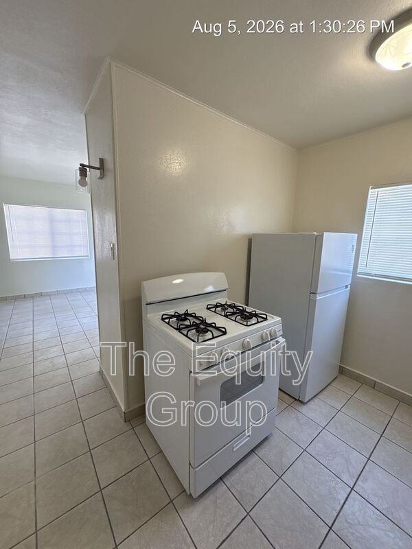 324 S Crespi Ave - Photo 7 of 14