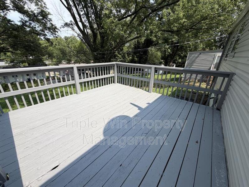 1113 Highmont Dr - Photo 3 of 26