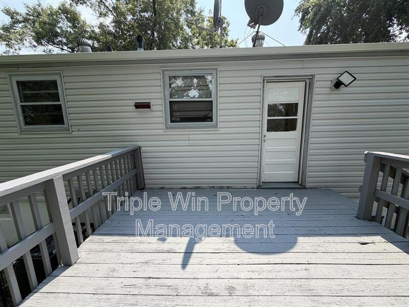 1113 Highmont Dr - Photo 4 of 26