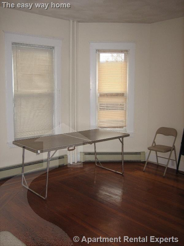 100 North St #1 - Photo 3 of 7