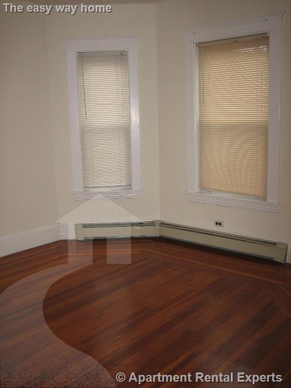 100 North St #1 - Photo 5 of 7
