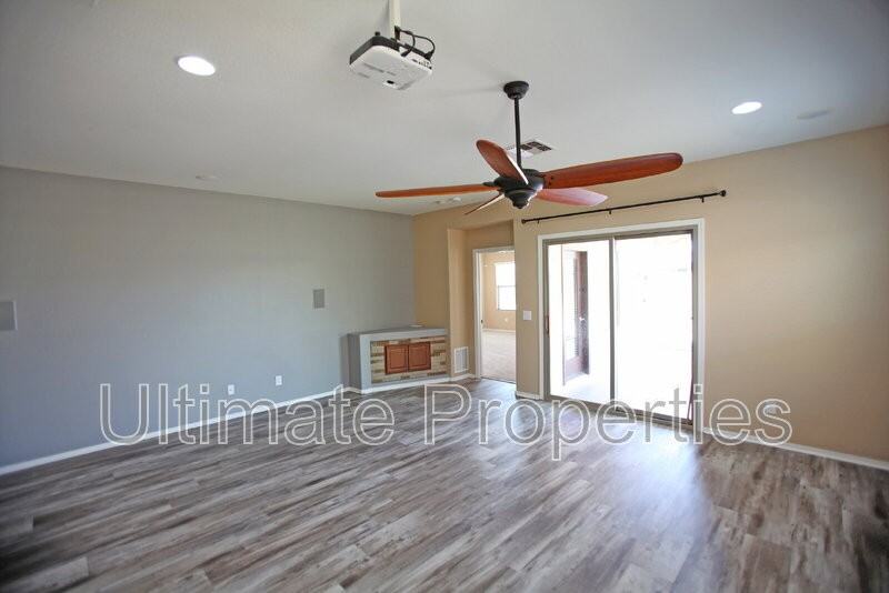 18028 W Golden Ln - Photo 7 of 24