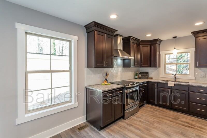 102 Bonnell Ct - Photo 3 of 7