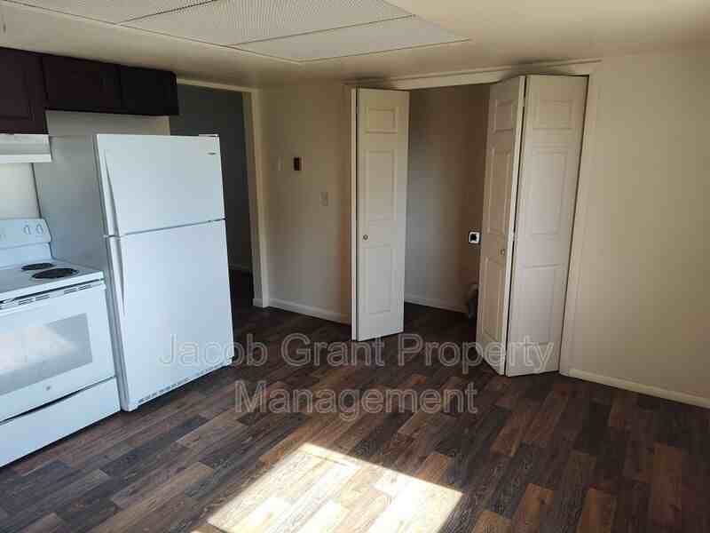 1380 E Poplar St #C - Photo 5 of 10