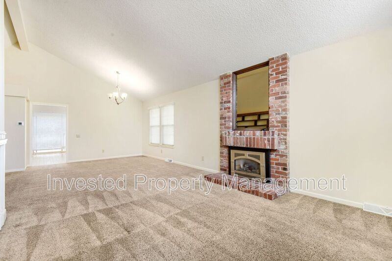 7956 S Vincennes Way - Photo 2 of 25