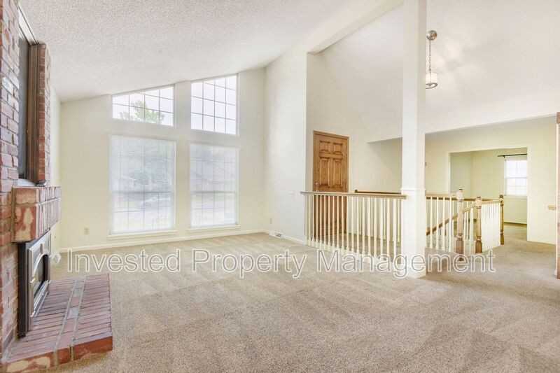 7956 S Vincennes Way - Photo 3 of 25