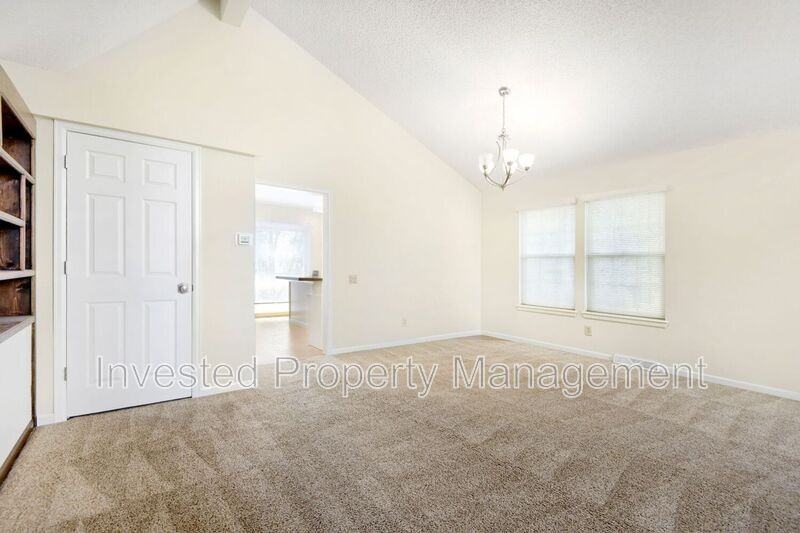 7956 S Vincennes Way - Photo 4 of 25