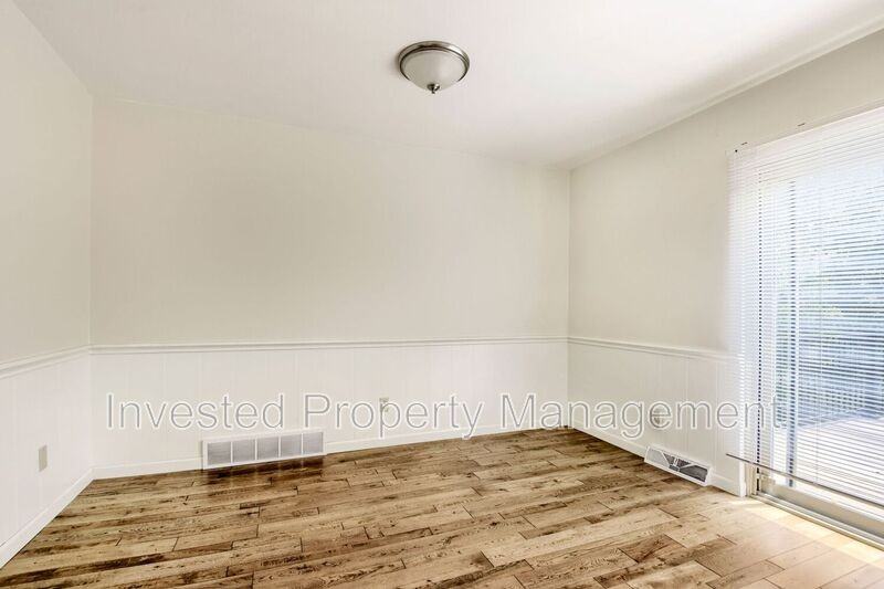 7956 S Vincennes Way - Photo 7 of 25
