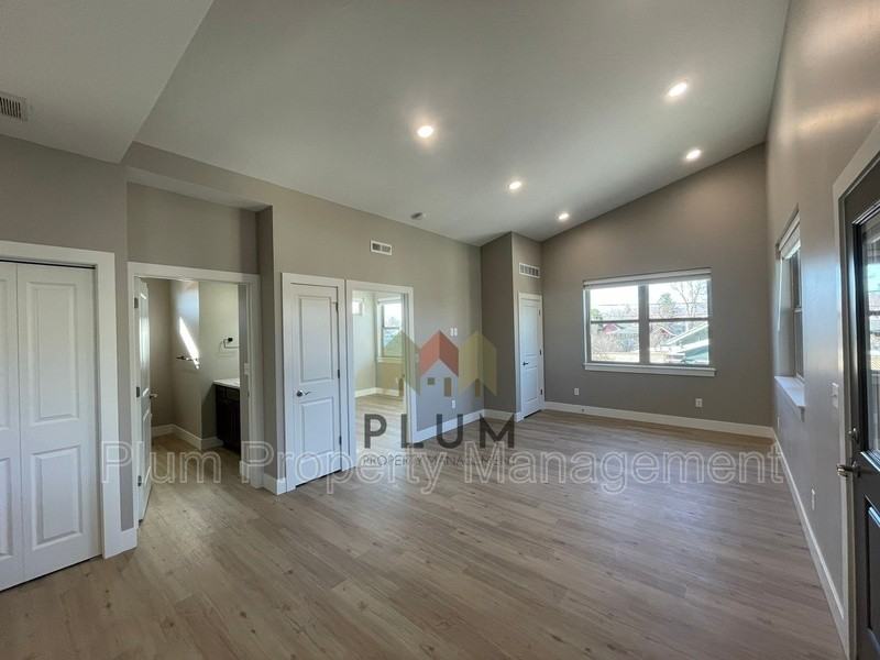 1720 S 14th St W #201 - Photo 3 of 19