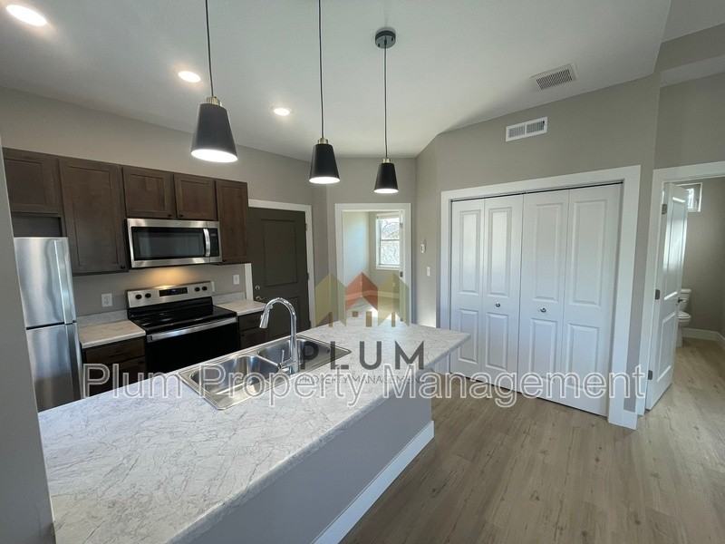 1720 S 14th St W #201 - Photo 4 of 19