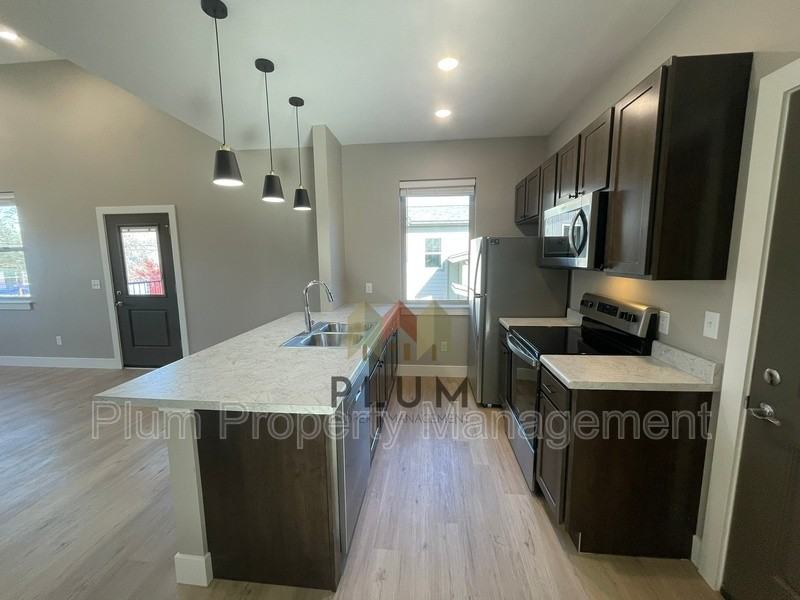 1720 S 14th St W #201 - Photo 5 of 19