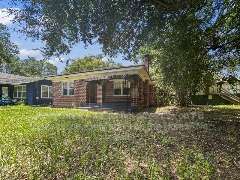 811 Broxton St - Photo 2 of 22
