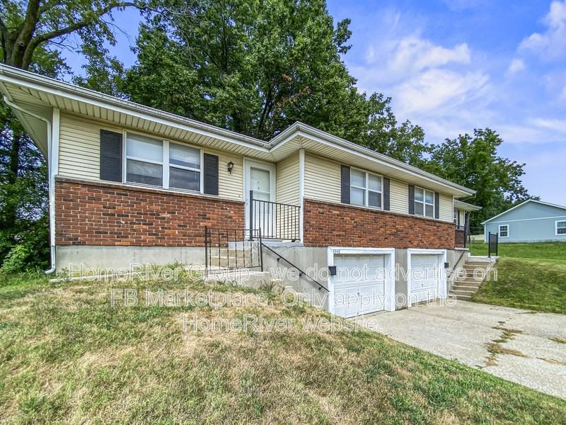 4344 Parallel Pkwy - Photo 2 of 18