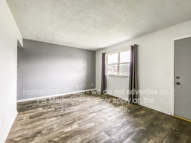 4344 Parallel Pkwy - Photo 3 of 18