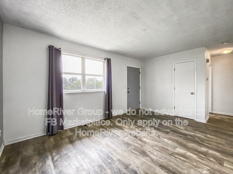 4344 Parallel Pkwy - Photo 4 of 18
